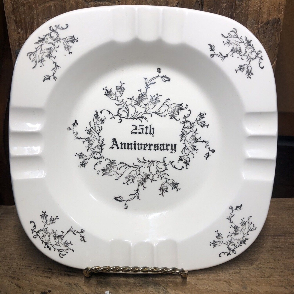 Ashtray 25th Anniversary Pearl China Company Hand Decorated 22 KT‎ Gold